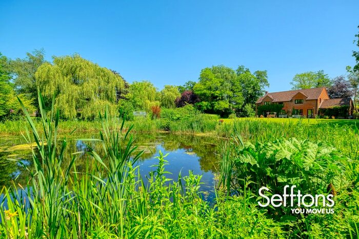 4 Bedroom Detached House For Sale In Tinkers Lane, Strumpshaw, Ht., NR13