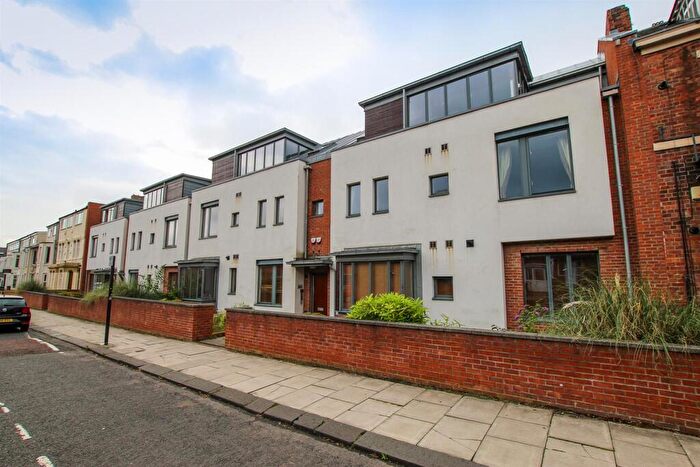 1 Bedroom Flat To Rent In £pcm - Grosvenor Road, Jesmond, NE2