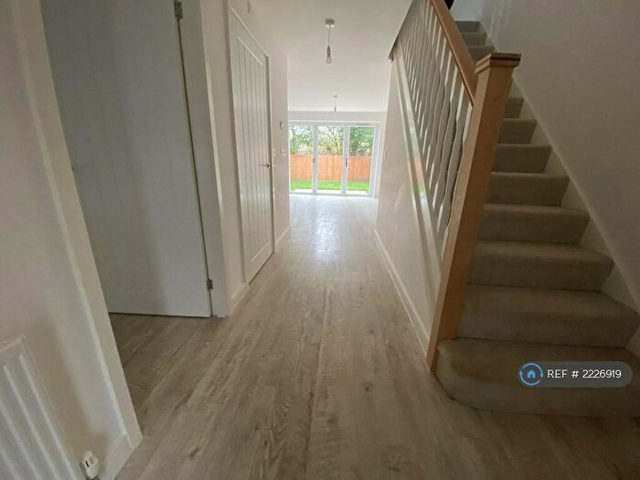 4 Bedroom Detached House To Rent In Brownsmill Way, Nottingham, NG8