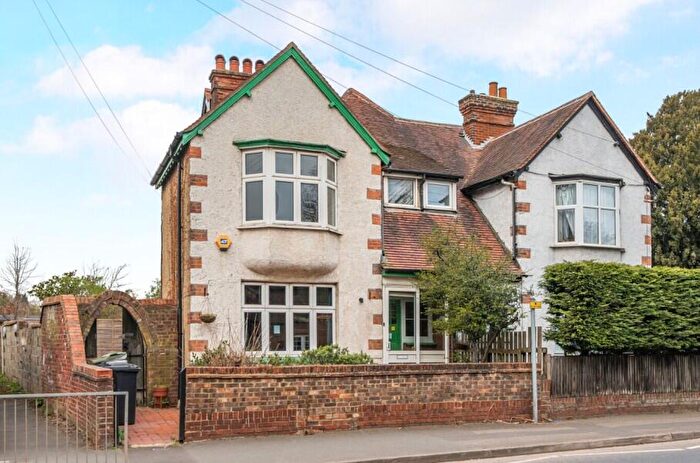 3 Bedroom Flat To Rent In Stoke Road, Guildford, GU1