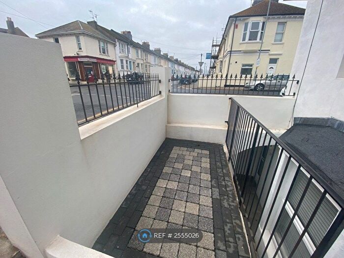 2 Bedroom Flat To Rent In Goldstone Road, Hove, BN3