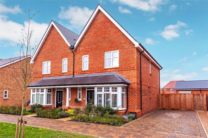 3 Bedroom Semi-Detached House For Sale In King Henry Avenue, Wallingford, Oxfordshire, OX10