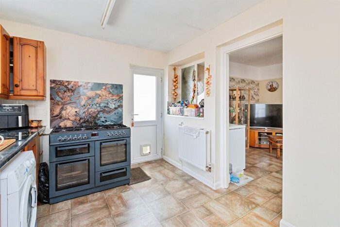2 Bedroom Detached Bungalow For Sale In Barton Drive, Paignton, TQ3