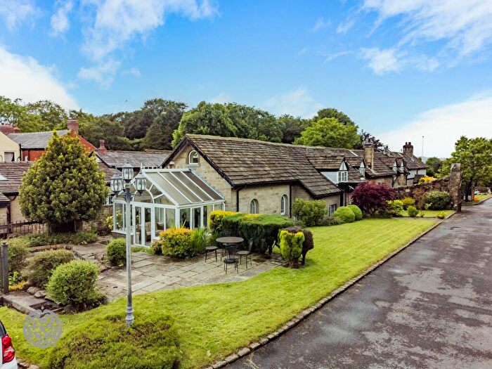 3 Bedroom Semi-Detached House For Sale In Manchester Road, Walmersley, BL9