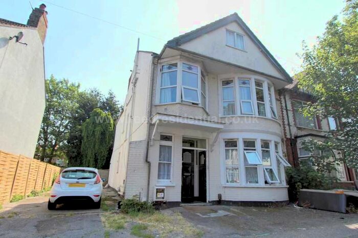 1 Bedroom Flat To Rent In Brightwell Ave, Westcliff On Sea, SS0
