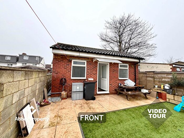 2 Bedroom Flat To Rent In Durbar Road, Luton, LU4