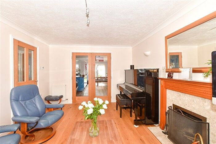 4 Bedroom Detached House For Sale In Sayers Common, Hassocks, West Sussex, BN6