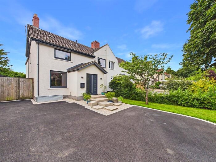 4 Bedroom Semi-Detached House For Sale In Chippenham Road, Marshfield, Chippenham, SN14