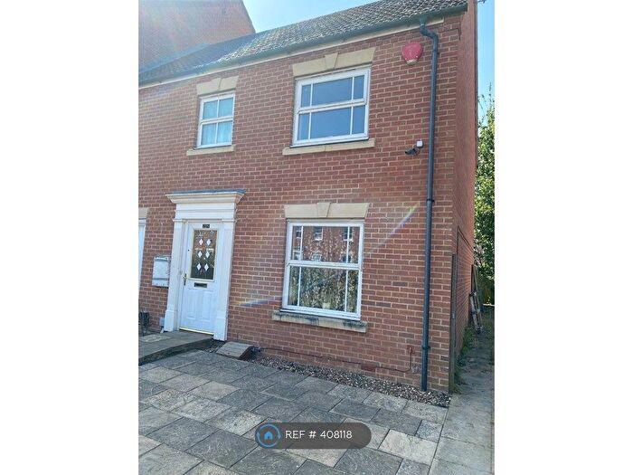 3 Bedroom End Of Terrace House To Rent In Olivia Drive, Slough, SL3