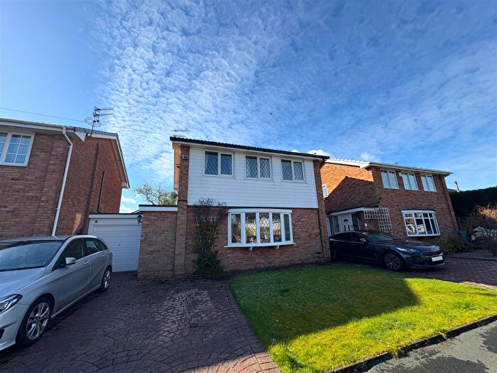 3 Bedroom Link Detached House For Sale In Blake Drive, Stockport, SK2