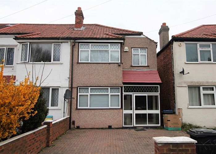 3 Bedroom End Of Terrace House To Rent In Commonside East, Mitcham, CR4