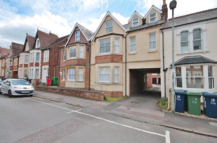 2 Bedroom Apartment To Rent In - Fairacres Road, Oxford, OX4