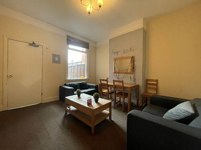 4 Bedroom House To Rent In Harold Road, Edgbaston, Birmingham, West Midlands, B16