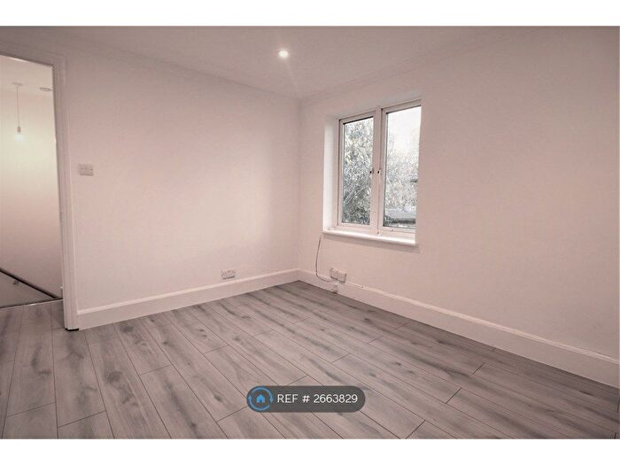 1 Bedroom Semi-Detached House To Rent In Ryecroft Road, London, SE13