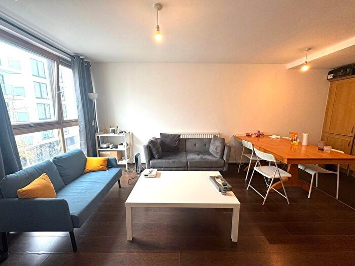 2 Bedroom Flat To Rent In Quay Point, Lime Kiln Road, Bristol, BS1