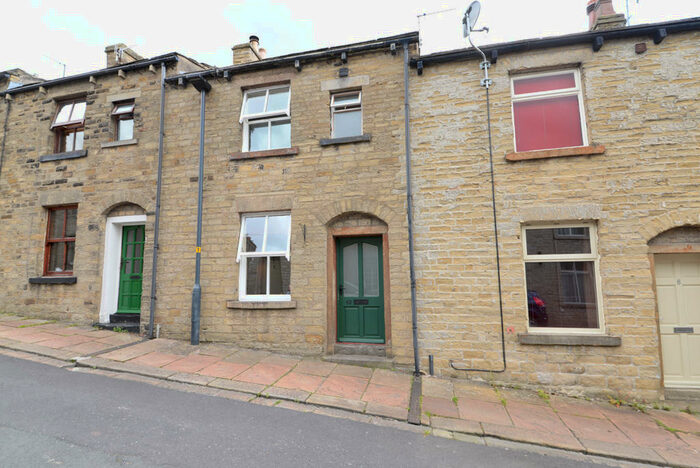 2 Bedroom Cottage To Rent In Queen Street, Skipton, BD23