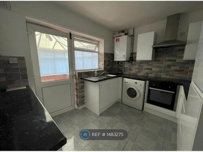 3 Bedroom Terraced House To Rent In Bilbrook Grove, Birmingham, B29