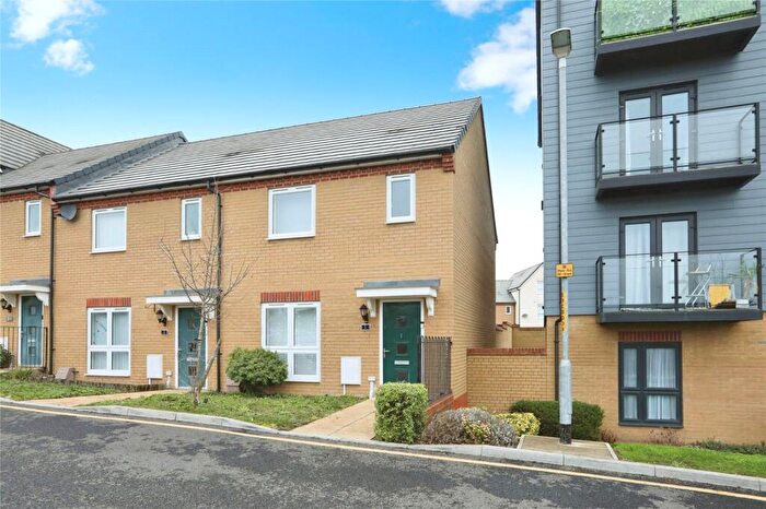 3 Bedroom End Of Terrace House For Sale In Redgrove Avenue, Sittingbourne, Kent, ME10