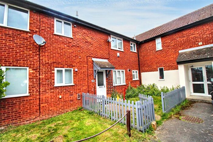 1 Bedroom Terraced House To Rent In Kensington Gardens, Billericay, CM12