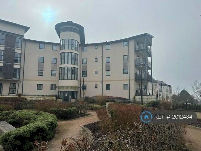 2 Bedroom Flat To Rent In Rowan Court, Swindon, SN1
