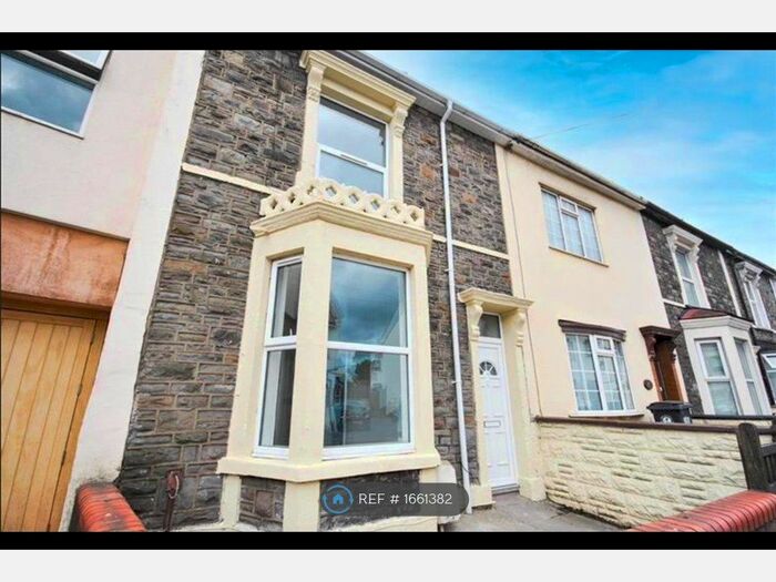 3 Bedroom Terraced House To Rent In Whitehall Road, Bristol, BS5