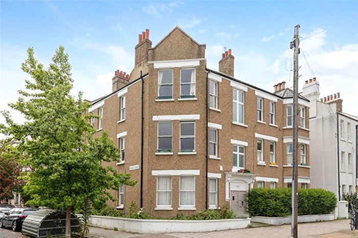 2 Bedroom Flat For Sale In Cleveland House, Hackford Road, London, SW9