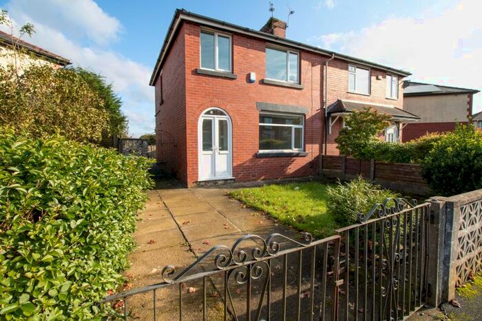 3 Bedroom Semi-Detached House To Rent In Aster Avenue, Farnworth, Bolton, BL4