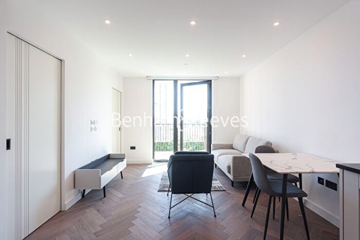1 Bedroom Flat To Rent In Merino Gardens, Wapping, E1W