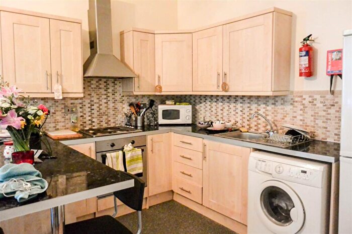 2 Bedroom Apartment To Rent In Otley Road, Leeds, LS6