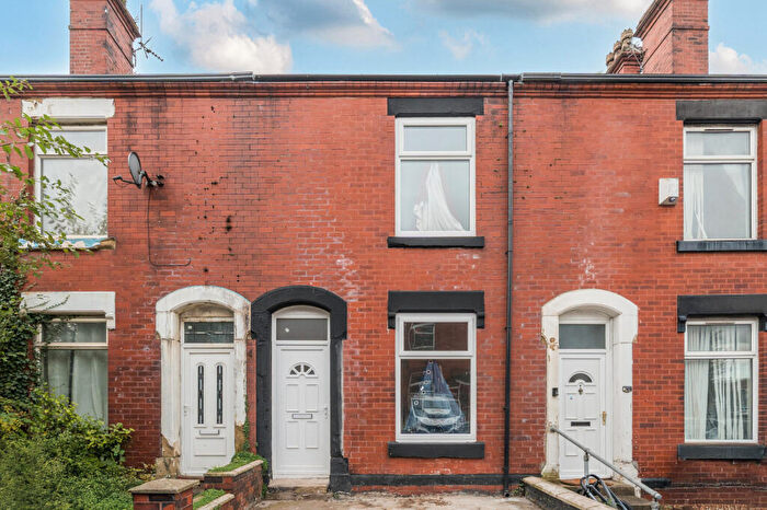 3 Bedroom Terraced House For Sale In Hawthorn Grove, Ashton-under-lyne, Lancashire, OL7