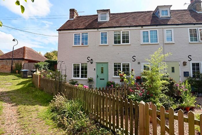 2 Bedroom End Of Terrace House For Sale In Goodban Square, Ash, Canterbury, Kent, CT3