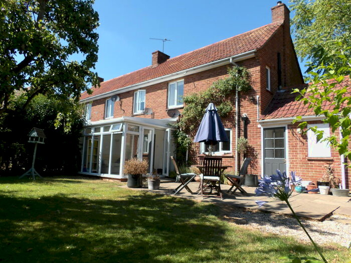 3 Bedroom Semi-Detached House To Rent In Woodhouse Lane, Broomfield, Chelmsford, CM1