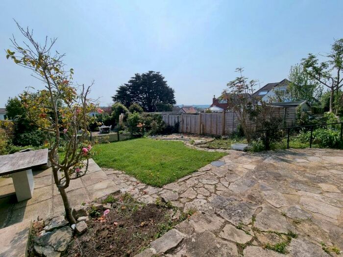 2 Bedroom Flat To Rent In Swanage, BH19