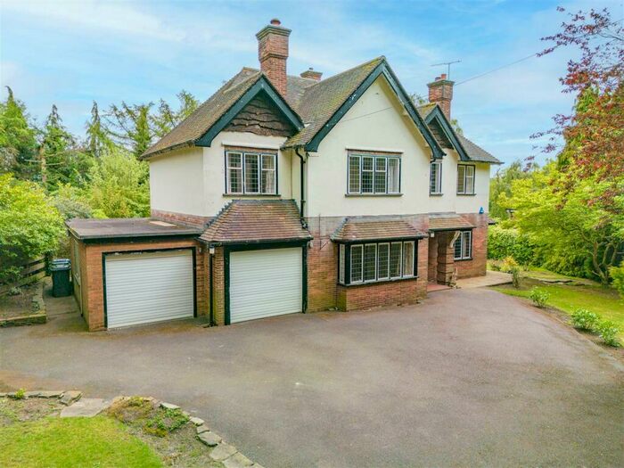 5 Bedroom Detached House For Sale In Somersall Lane, Somersall, Chesterfield, S40