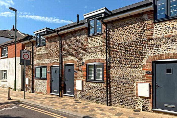 1 Bedroom Apartment For Sale In Duke Street, Littlehampton, West Sussex, BN17