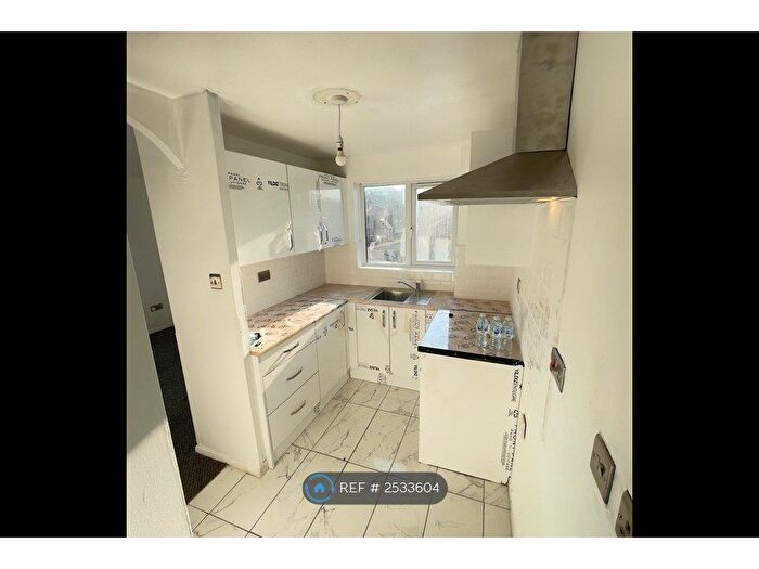 1 Bedroom Flat To Rent In Gartons Close, Enfield, EN3