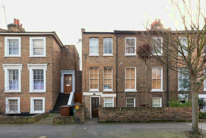 2 Bedroom Flat To Rent In Buckingham Road, Dalston, N1