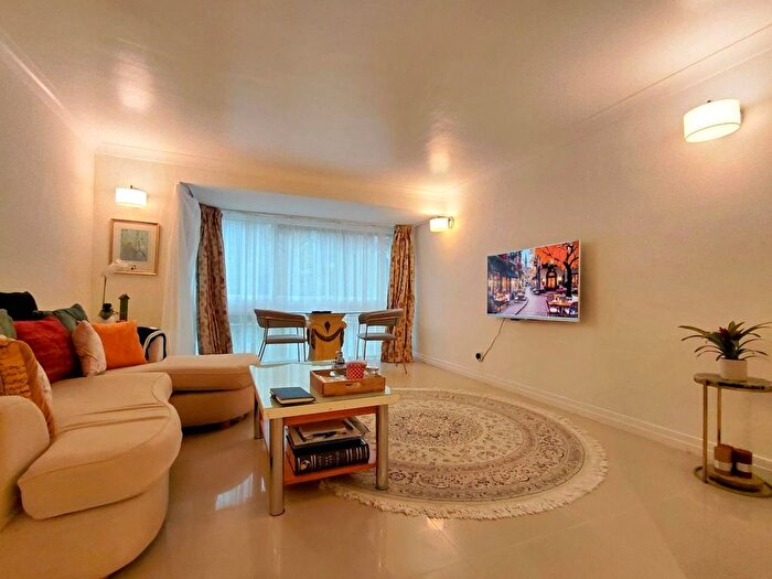 1 Bedroom Flat To Rent In Barrydene, Oakleigh Road North, Whetstone, Barnet, N20