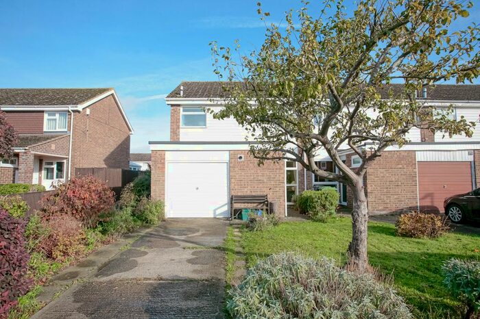 3 Bedroom End Of Terrace House To Rent In Broadmarsh Close, Grove, Wantage, OX12