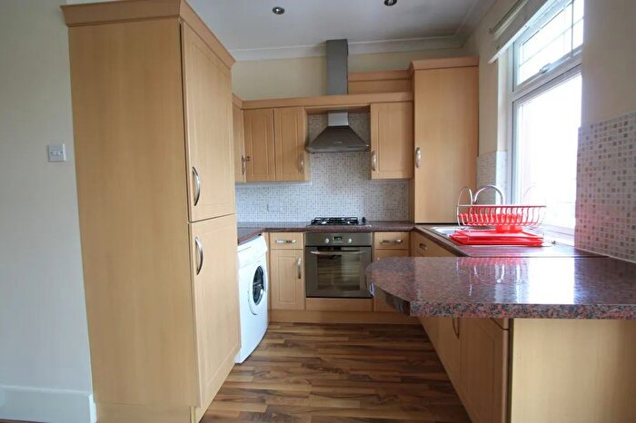 1 Bedroom Flat To Rent In Durnsford Road, London, SW19