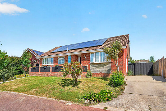 3 Bedroom Bungalow For Sale In Denton Gardens, East Cowes, Isle Of Wight, PO32