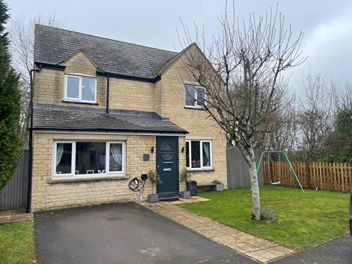 3 Bedroom Detached House For Sale In Chichester Place, Brize Norton, OX18