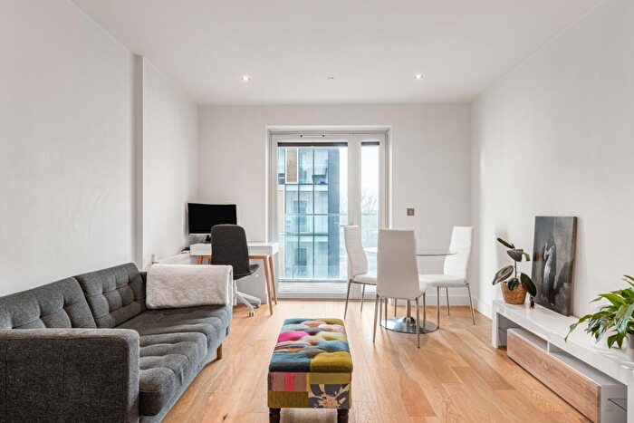1 Bedroom Apartment For Sale In Harper Studios, Love Lane, London, SE18