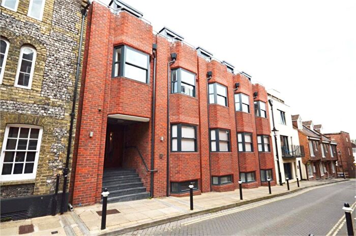1 Bedroom Flat To Rent In St Clement Street, Winchester, Hampshire, SO23