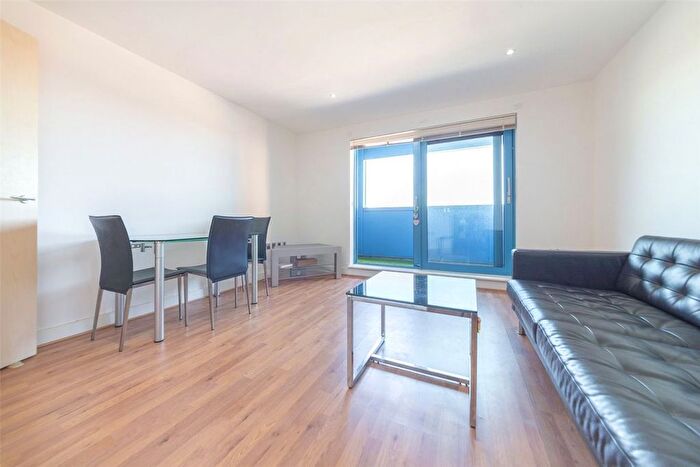 1 Bedroom Flat To Rent In Western Gateway, Royal Victoria, E16