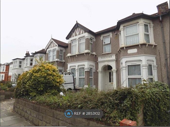 1 Bedroom Flat To Rent In The Drive, Ilford, IG1