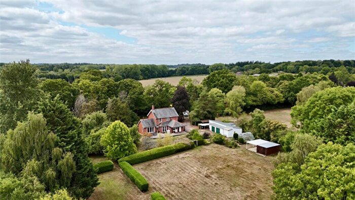 4 Bedroom Detached House For Sale In Southampton Road, Whiteparish, Salisbury, Wiltshire, SP5