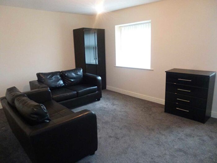 3 Bedroom Flat To Rent In Fl, Chapel Street, Levenshulme, AT2