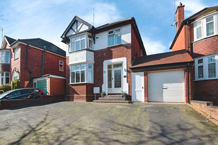 3 Bedroom Detached House For Sale In Gervase Drive, Dudley, DY1