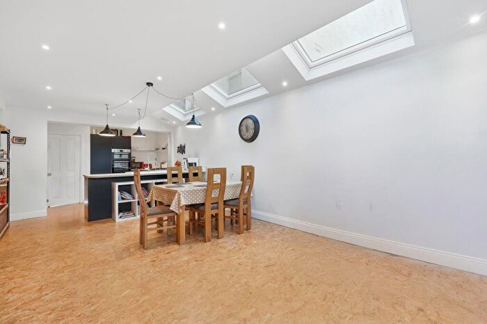 4 Bedroom Terraced House For Sale In Woodlands Road, London, E17